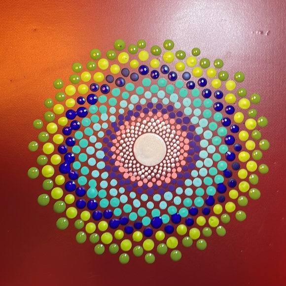 Rainbow canvas Mandala, 20 x 16“. Coded with a clear, indoor outdoor protection. - Picture 12 of 17